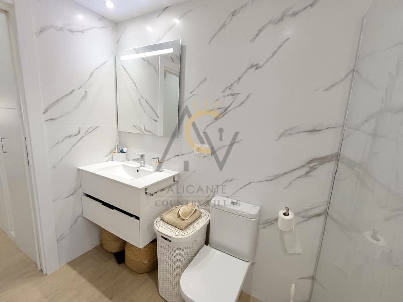 3 soverom Villa til salgs i Monforte del Cid med svømmebasseng - € 339 990 (Ref: 8834620)