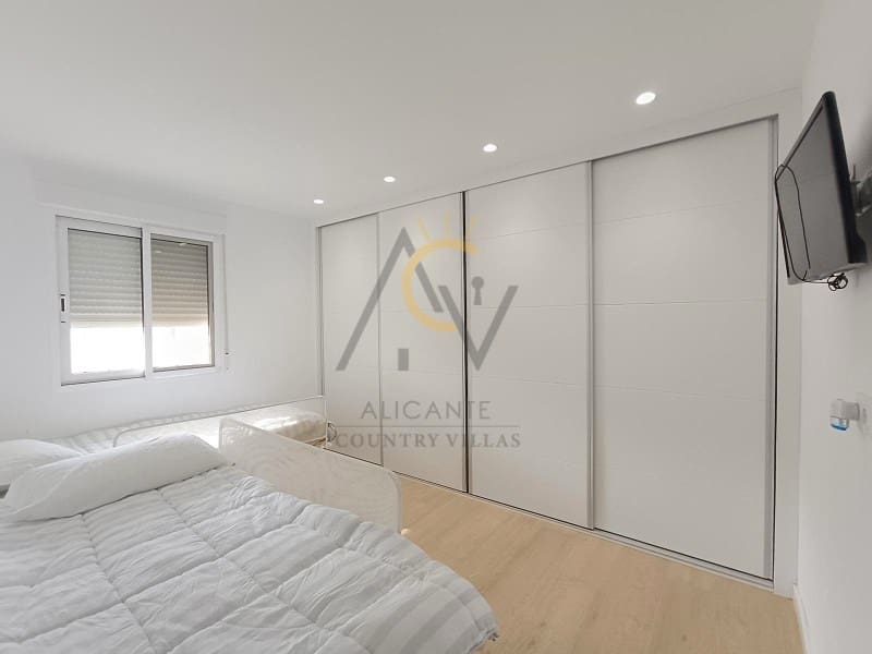 3 soverom Villa til salgs i Monforte del Cid med svømmebasseng - € 339 990 (Ref: 8834620)