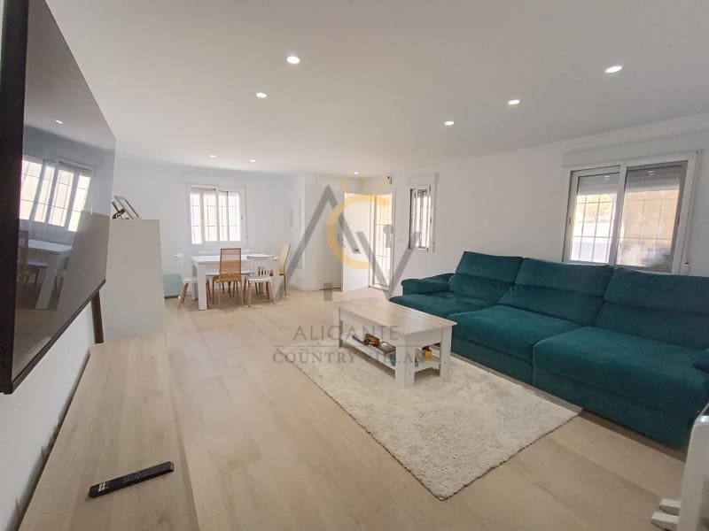 3 soverom Villa til salgs i Monforte del Cid med svømmebasseng - € 339 990 (Ref: 8834620)