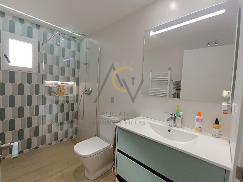 3 soverom Villa til salgs i Monforte del Cid med svømmebasseng - € 339 990 (Ref: 8834620)