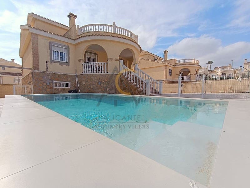 3 soverom Villa til salgs i Monforte del Cid med svømmebasseng - € 339 990 (Ref: 8834620)