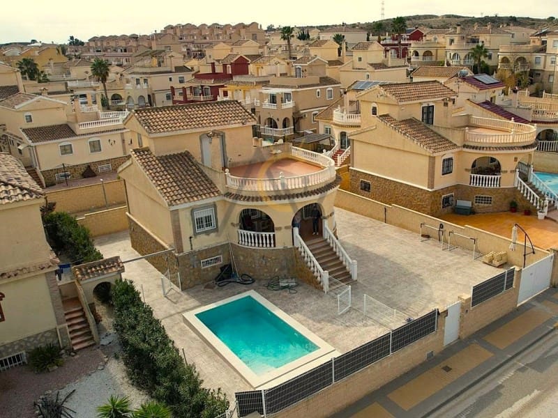 3 soverom Villa til salgs i Monforte del Cid med svømmebasseng - € 339 990 (Ref: 8834620)