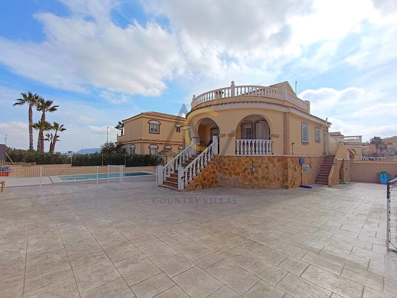 3 soverom Villa til salgs i Monforte del Cid med svømmebasseng - € 339 990 (Ref: 8834620)