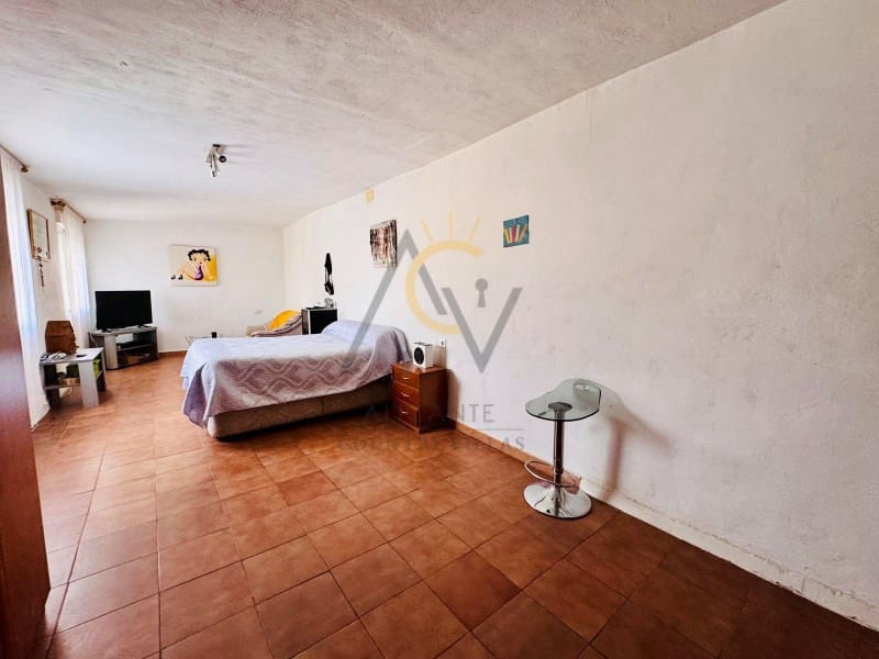 6 soveværelse Byhus til salg i L'Alguena / Alguenya med garage - € 144.995 (Ref: 8888389)