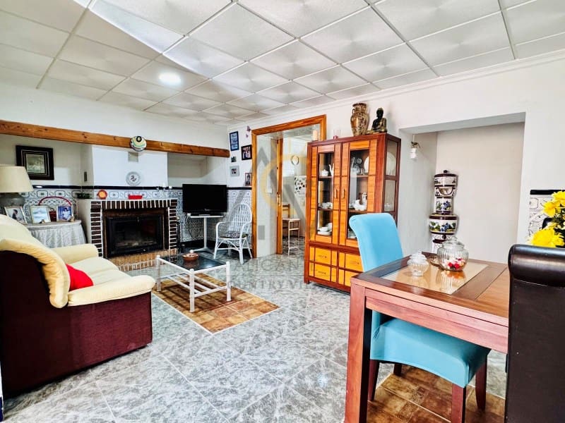 6 soveværelse Byhus til salg i L'Alguena / Alguenya med garage - € 144.995 (Ref: 8888389)