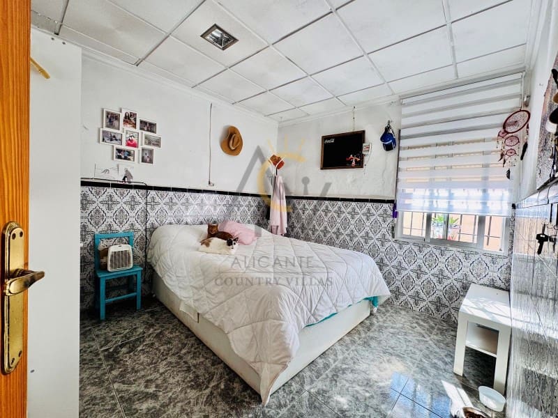 6 soveværelse Byhus til salg i L'Alguena / Alguenya med garage - € 144.995 (Ref: 8888389)