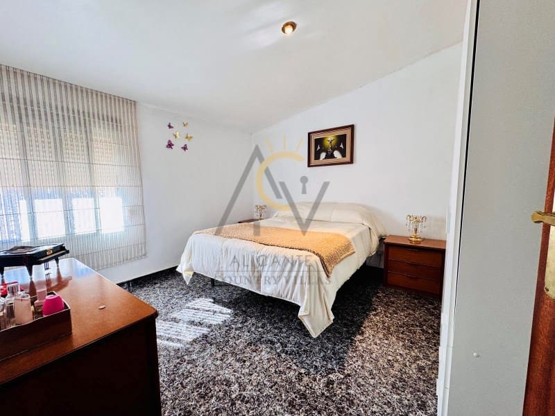 6 soveværelse Byhus til salg i L'Alguena / Alguenya med garage - € 144.995 (Ref: 8888389)