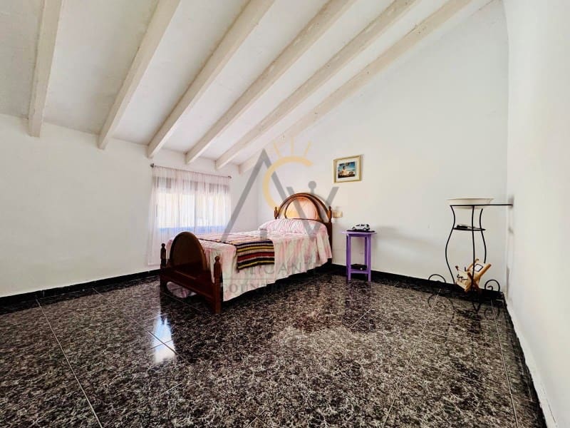 6 soveværelse Byhus til salg i L'Alguena / Alguenya med garage - € 144.995 (Ref: 8888389)