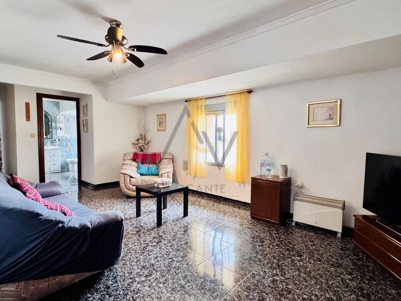 6 soveværelse Byhus til salg i L'Alguena / Alguenya med garage - € 144.995 (Ref: 8888389)