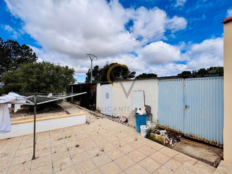 4 bedroom Villa for sale in Villena with pool - € 239,995 (Ref: 8981170)