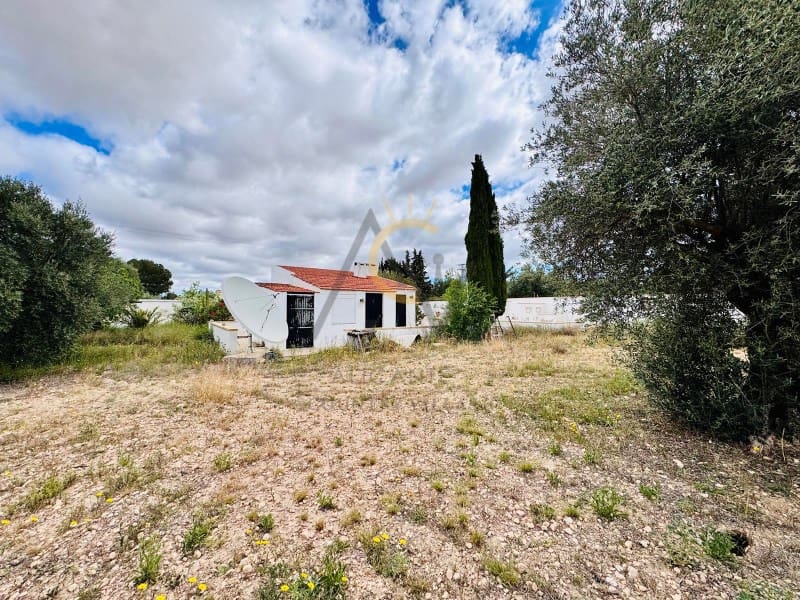 4 bedroom Villa for sale in Villena with pool - € 239,995 (Ref: 8981170)