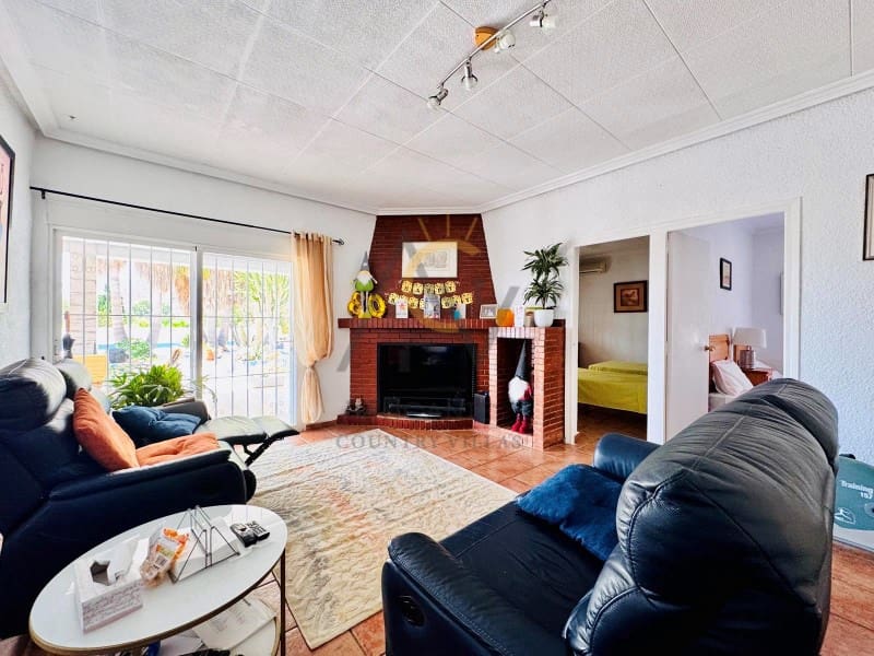 4 bedroom Villa for sale in Aspe with pool - € 395,000 (Ref: 9065509)