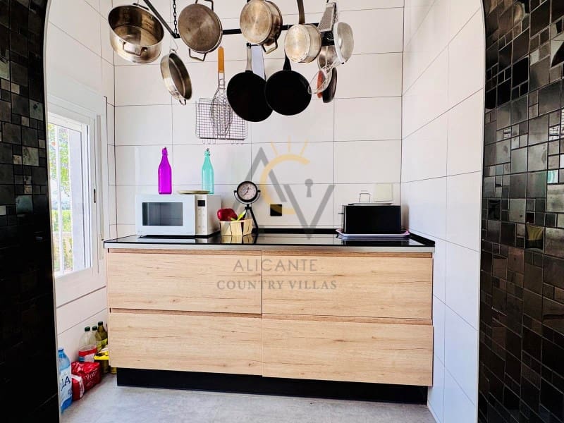 4 bedroom Villa for sale in Aspe with pool - € 395,000 (Ref: 9065509)