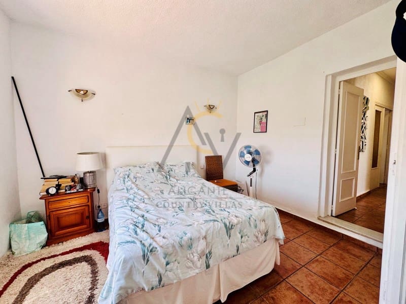 4 bedroom Villa for sale in Aspe with pool - € 395,000 (Ref: 9065509)