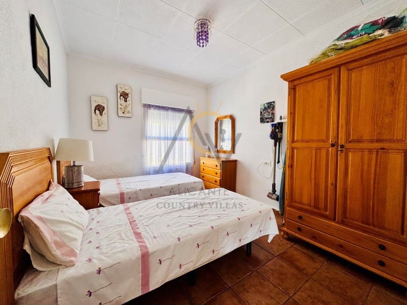 4 bedroom Villa for sale in Aspe with pool - € 395,000 (Ref: 9065509)