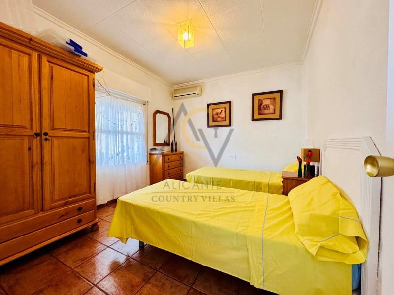 4 bedroom Villa for sale in Aspe with pool - € 395,000 (Ref: 9065509)