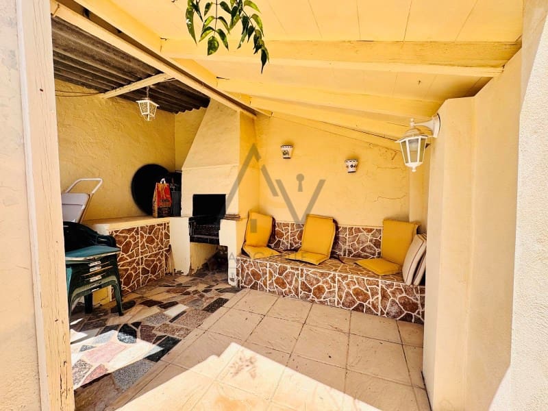 4 bedroom Villa for sale in Aspe with pool - € 395,000 (Ref: 9065509)