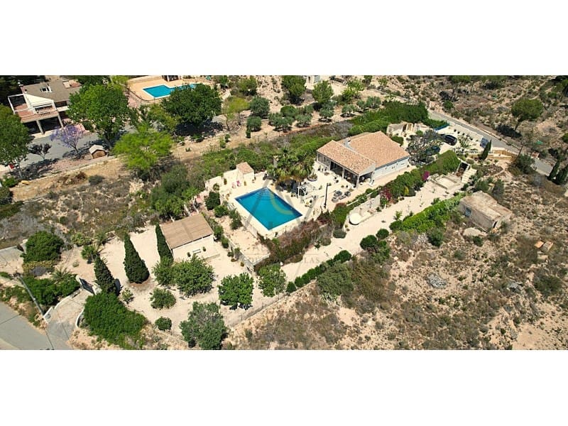 4 bedroom Villa for sale in Aspe with pool - € 395,000 (Ref: 9065509)