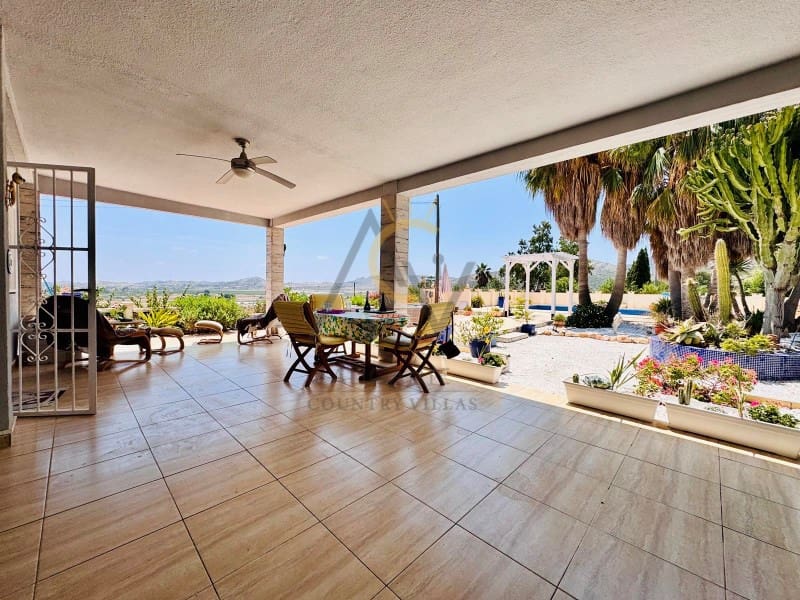 4 bedroom Villa for sale in Aspe with pool - € 395,000 (Ref: 9065509)