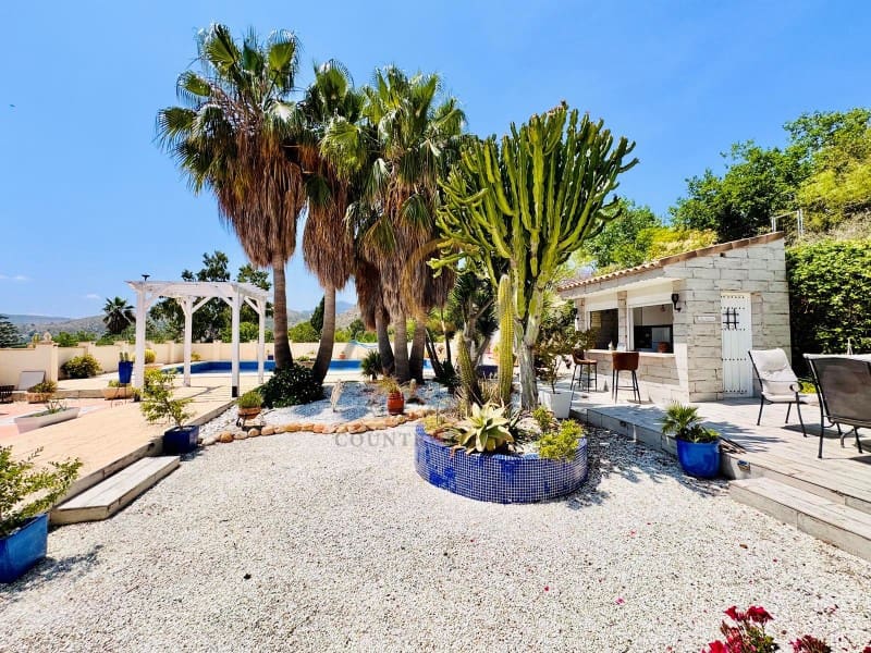 4 bedroom Villa for sale in Aspe with pool - € 395,000 (Ref: 9065509)