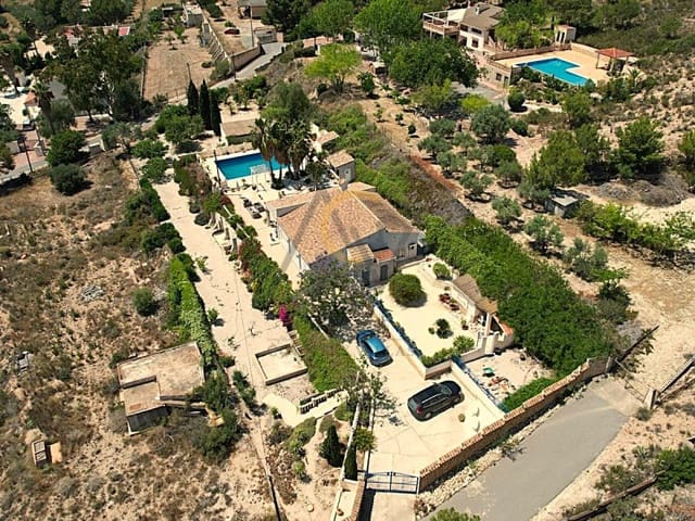 4 bedroom Villa for sale in Aspe with pool - € 395,000 (Ref: 9065509)