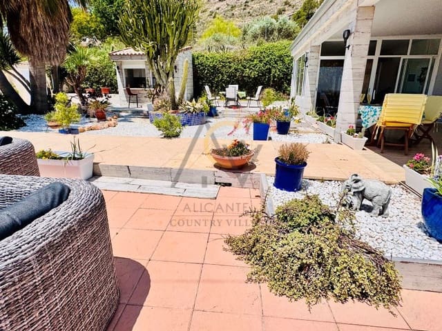 4 bedroom Villa for sale in Aspe with pool - € 395,000 (Ref: 9065509)