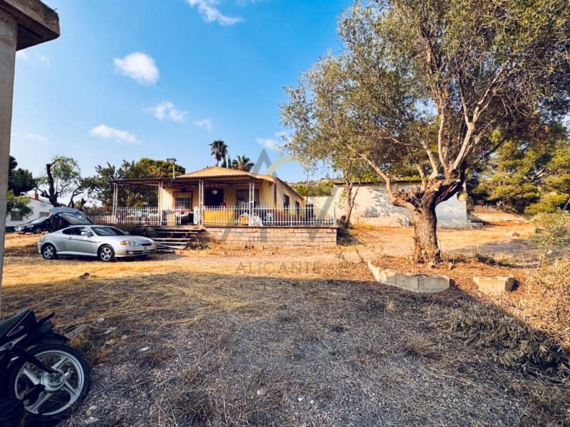 3 chambre Finca/Maison de Campagne à vendre à La Romana avec piscine - 199 995 € (Ref: 9196188)