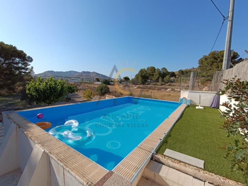 3 bedroom Villa for sale in La Romana with pool - € 367,500 (Ref: 9200760)