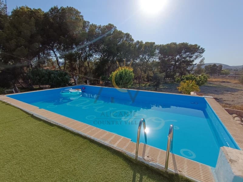 3 bedroom Villa for sale in La Romana with pool - € 367,500 (Ref: 9200760)