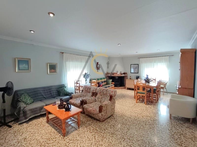 3 bedroom Villa for sale in La Romana with pool - € 367,500 (Ref: 9200760)