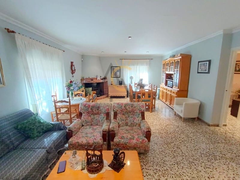 3 bedroom Villa for sale in La Romana with pool - € 367,500 (Ref: 9200760)