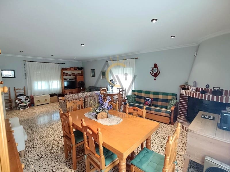 3 bedroom Villa for sale in La Romana with pool - € 367,500 (Ref: 9200760)