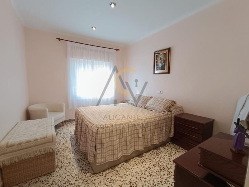 3 bedroom Villa for sale in La Romana with pool - € 367,500 (Ref: 9200760)