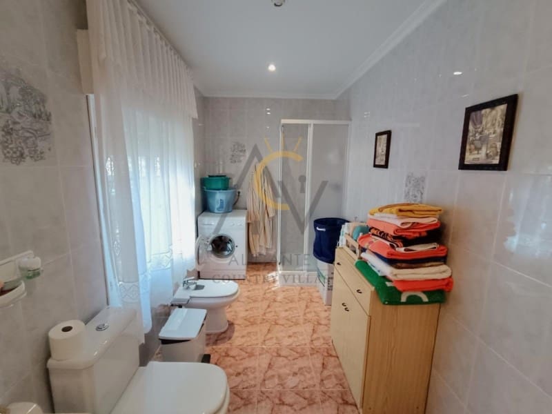 3 bedroom Villa for sale in La Romana with pool - € 367,500 (Ref: 9200760)