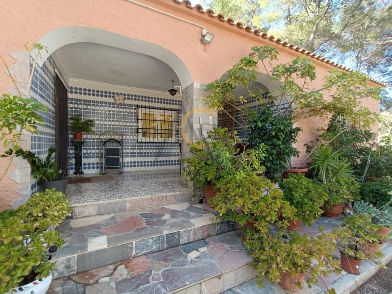 3 bedroom Villa for sale in La Romana with pool - € 367,500 (Ref: 9200760)