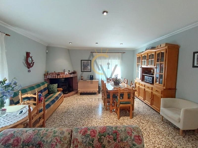 3 bedroom Villa for sale in La Romana with pool - € 367,500 (Ref: 9200760)