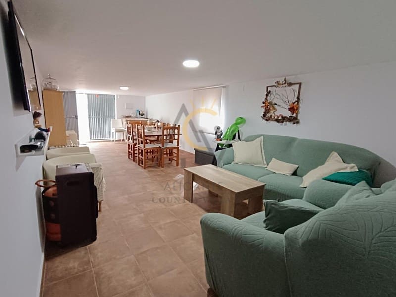 3 bedroom Villa for sale in La Romana with pool - € 367,500 (Ref: 9200760)