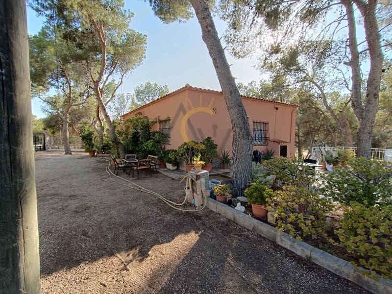 3 bedroom Villa for sale in La Romana with pool - € 367,500 (Ref: 9200760)