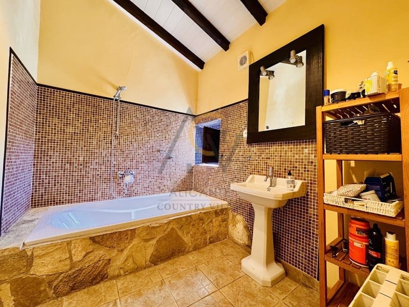 5 bedroom Finca/Country House for sale in Casas del Senor with pool - € 369,995 (Ref: 9269858)