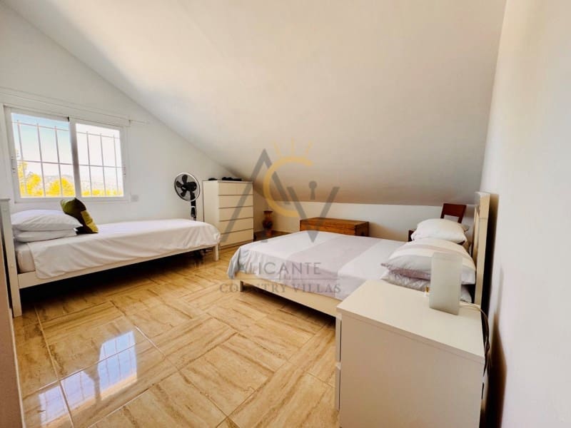 6 chambre Villa/Maison à vendre à La Romana - 449 995 € (Ref: 9282477)