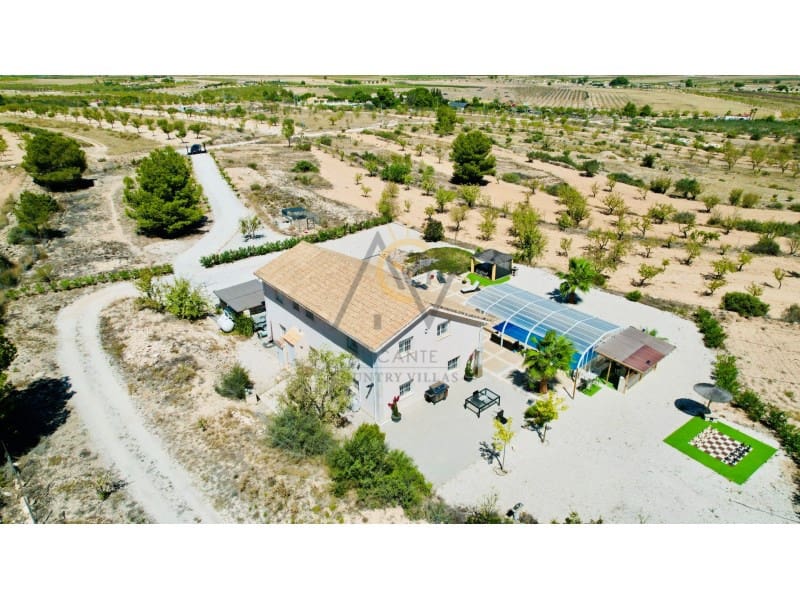 6 chambre Villa/Maison à vendre à La Romana - 449 995 € (Ref: 9282477)