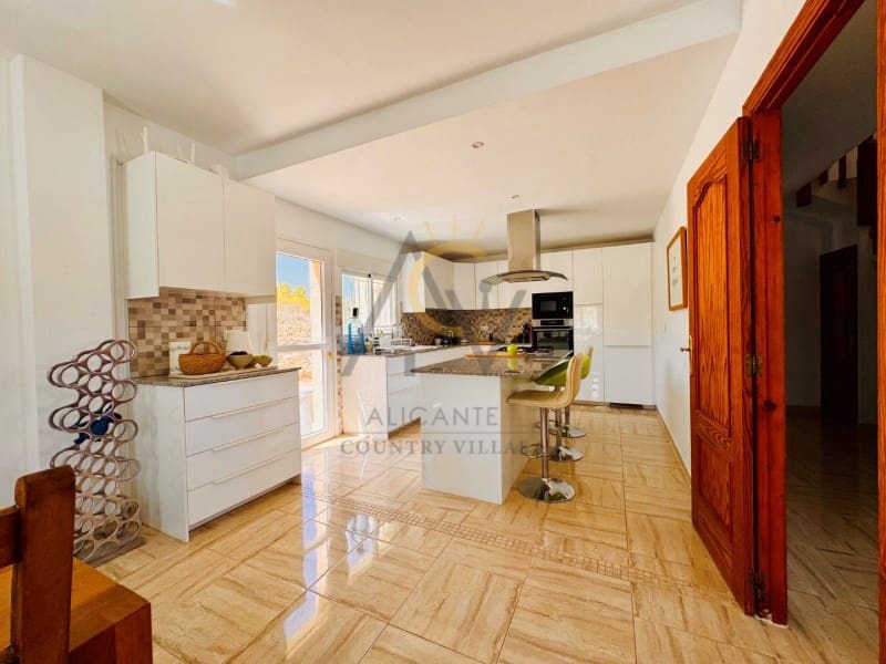 6 chambre Villa/Maison à vendre à La Romana - 449 995 € (Ref: 9282477)