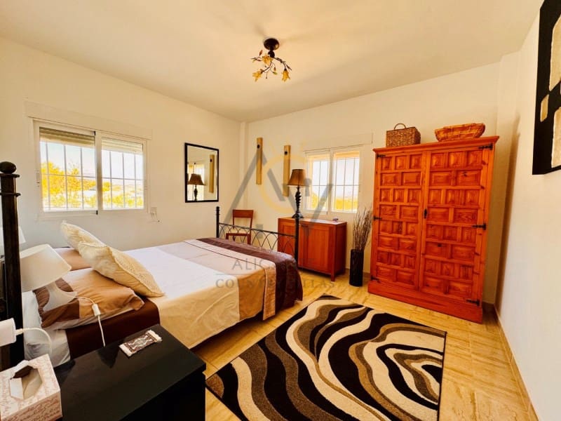 6 chambre Villa/Maison à vendre à La Romana - 449 995 € (Ref: 9282477)