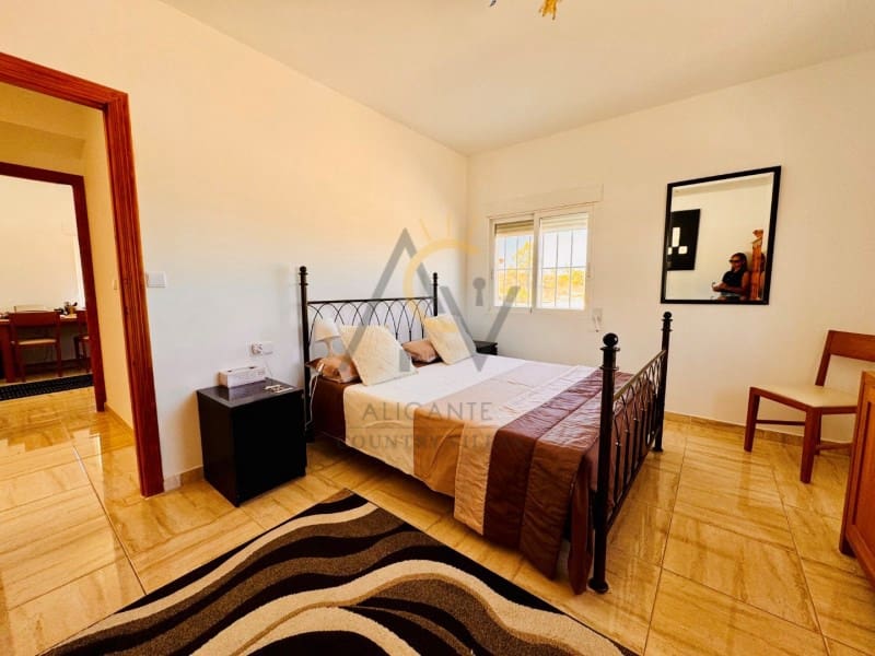 6 chambre Villa/Maison à vendre à La Romana - 449 995 € (Ref: 9282477)