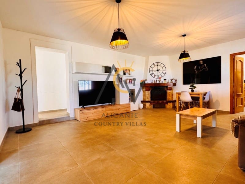 3 slaapkamer Finca/Landhuis te koop in La Romana - € 184.995 (Ref: 9308615)