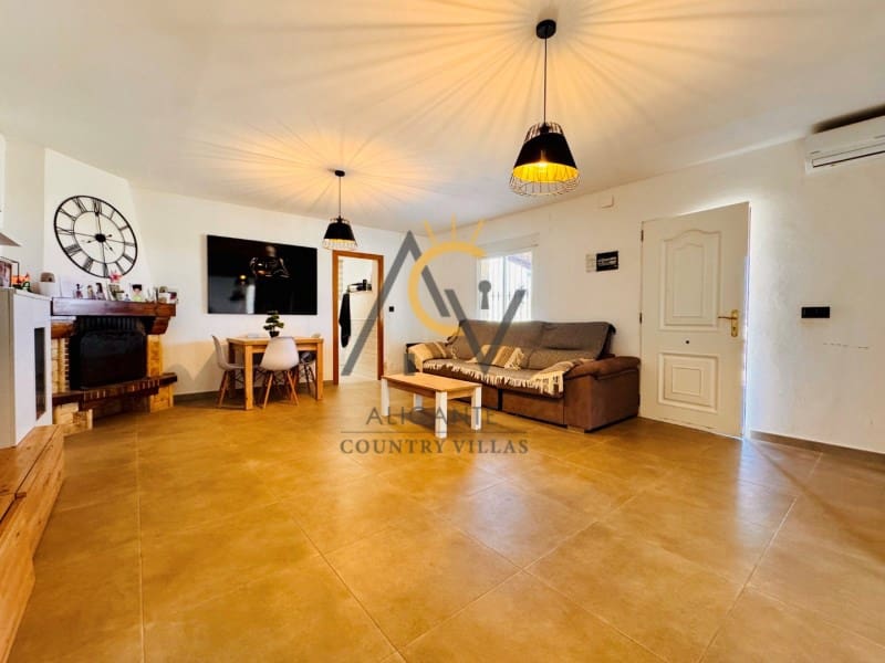 3 slaapkamer Finca/Landhuis te koop in La Romana - € 184.995 (Ref: 9308615)