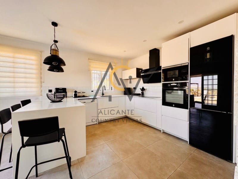 3 slaapkamer Finca/Landhuis te koop in La Romana - € 184.995 (Ref: 9308615)