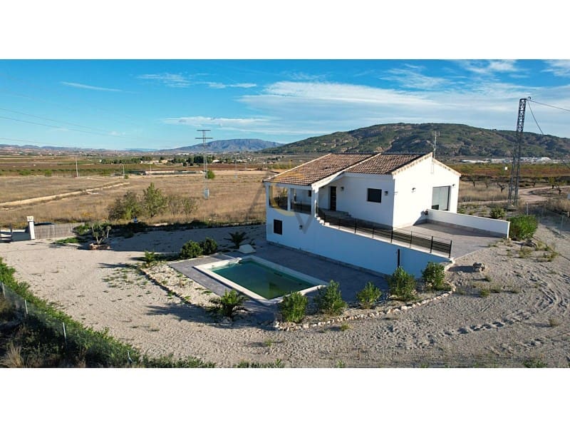 5 bedroom Villa for sale in Pinoso with pool - € 409,500 (Ref: 9359816)