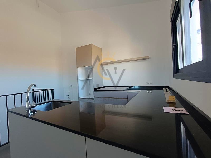 5 bedroom Villa for sale in Pinoso with pool - € 409,500 (Ref: 9359816)