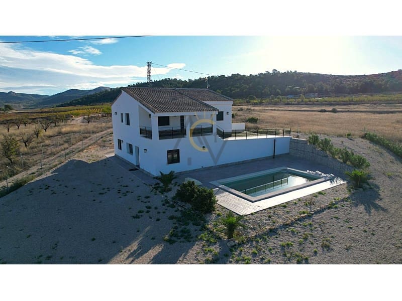 5 bedroom Villa for sale in Pinoso with pool - € 409,500 (Ref: 9359816)